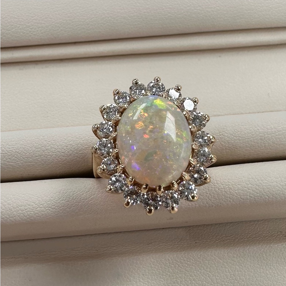 14k Gold Large Beautiful Opal & Diamond Ring With Appraisal